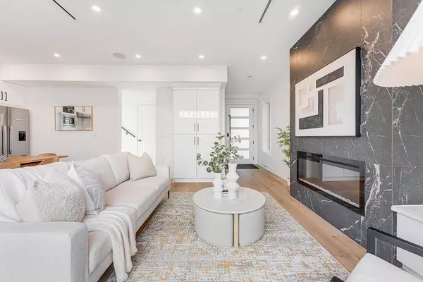 Vancouver, BC V5K 2T6,2727 Parker ST #2