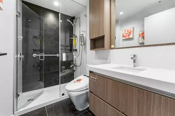 Burnaby, BC V5H 0J4,6080 Mckay AVE #2507