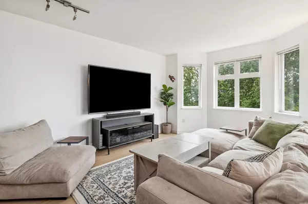 Port Moody, BC V3H 0B2,160 Shoreline CIR #501