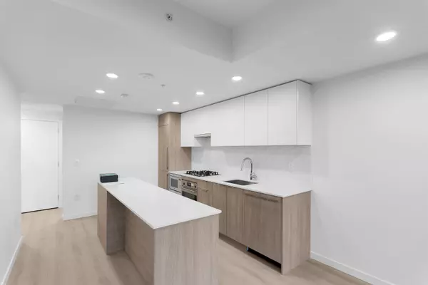 Surrey, BC V3T 0V1,10333 133 ST #2106