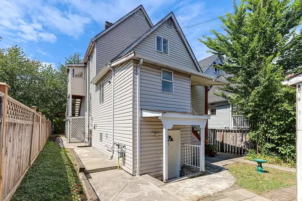 780 Victoria DR, Vancouver, BC V5L 4E6