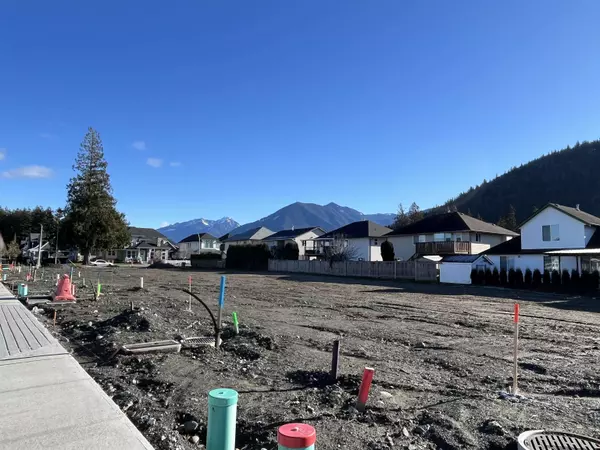 44720 Vandell DR, Chilliwack, BC V2R 0T4