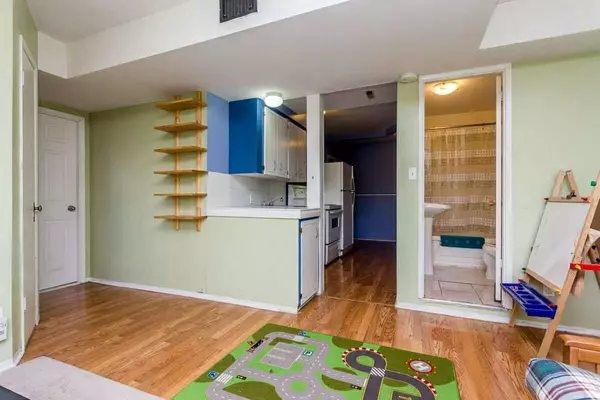 Vancouver, BC V5N 4N5,4358 Victoria DR