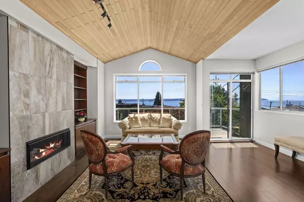 2319 Marine DR, West Vancouver, BC V7V 1K9