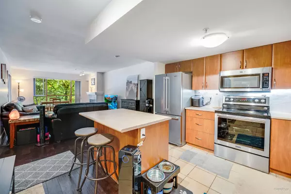 285 Newport DR #205, Port Moody, BC V3H 5J6