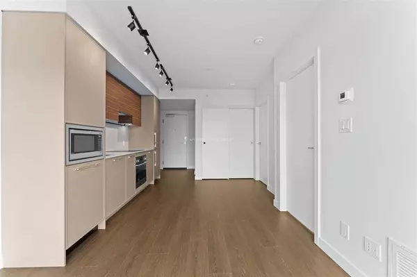 Surrey, BC V3T 0V7,13725 George Junction #4105