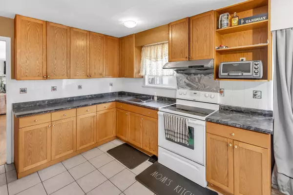 Port Coquitlam, BC V3B 2L9,1609 Kent AVE