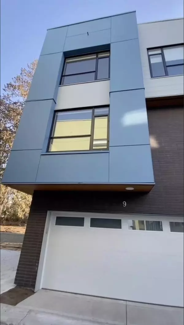 5858 132 ST #9, Surrey, BC V3X 1N1