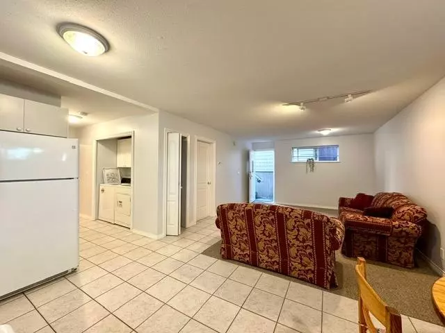Port Moody, BC V3H 2X9,319 Avalon DR