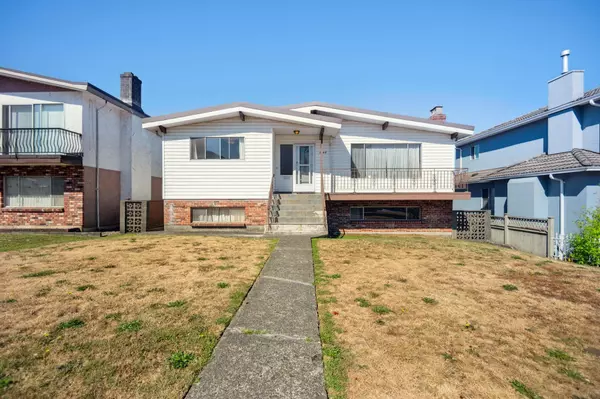 3849 Windermere ST, Vancouver, BC V5R 2G4