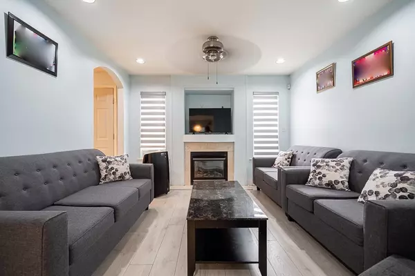 Surrey, BC V3S 0M9,7366 144a ST