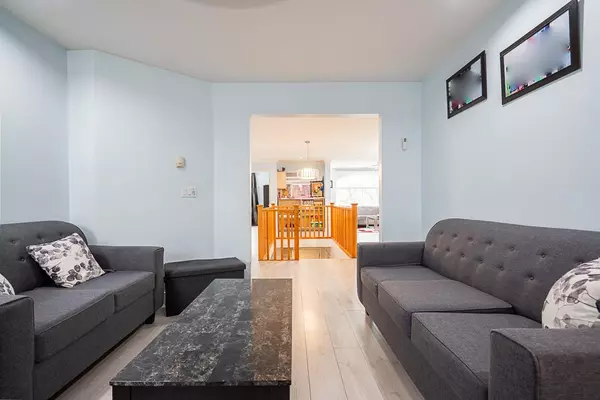 Surrey, BC V3S 0M9,7366 144a ST