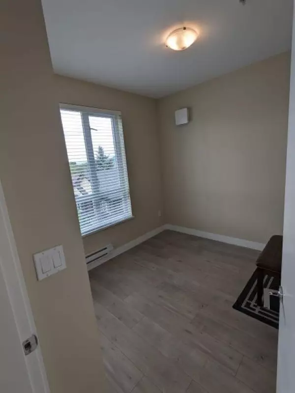2889 E 1st AVE #208 Vancouver, BC V5M 0G2