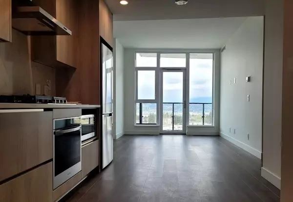 Surrey, BC V3X 2X6,10750 135a ST #909