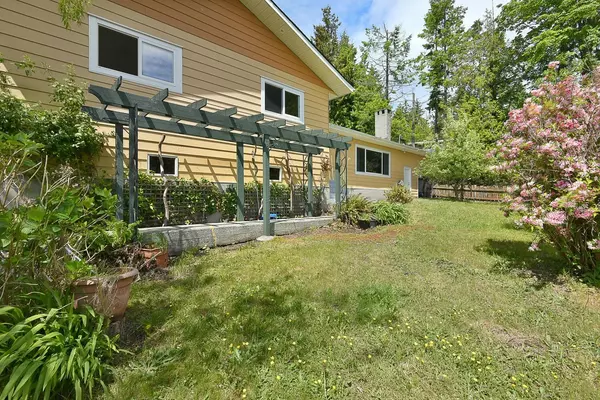 Sechelt, BC V7Z 0M5,6335 Norwest Bay RD