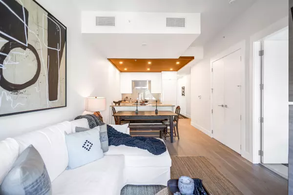 West Vancouver, BC V7W 2B2,6687 Nelson AVE #408