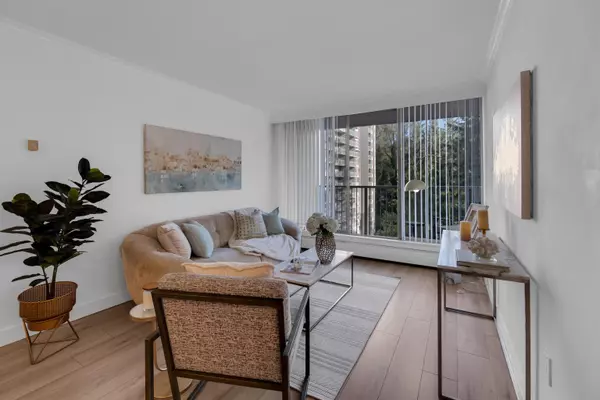 North Vancouver, BC V7P 3G8,2004 Fullerton AVE #807