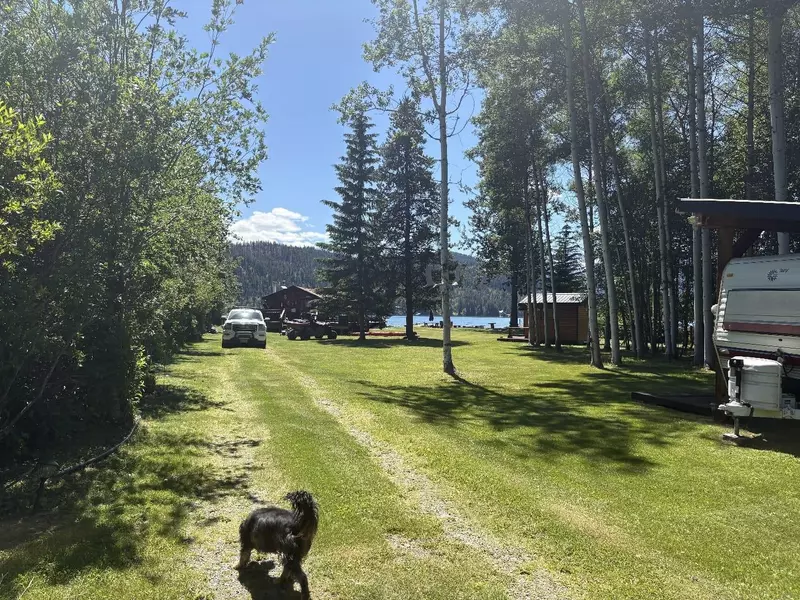 200 Sunshine DR, 70 Mile House, BC V0K 1V0