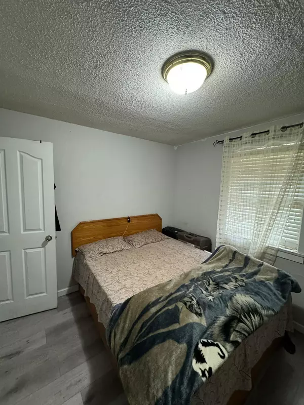 33182 Cherry AVE Mission, BC V2V 2V2