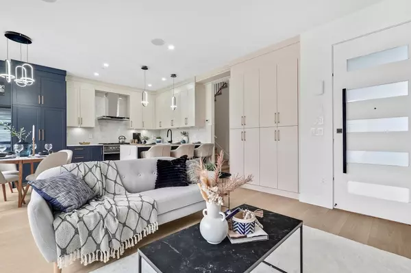 Vancouver, BC V5K 2Y8,2710 William ST #2