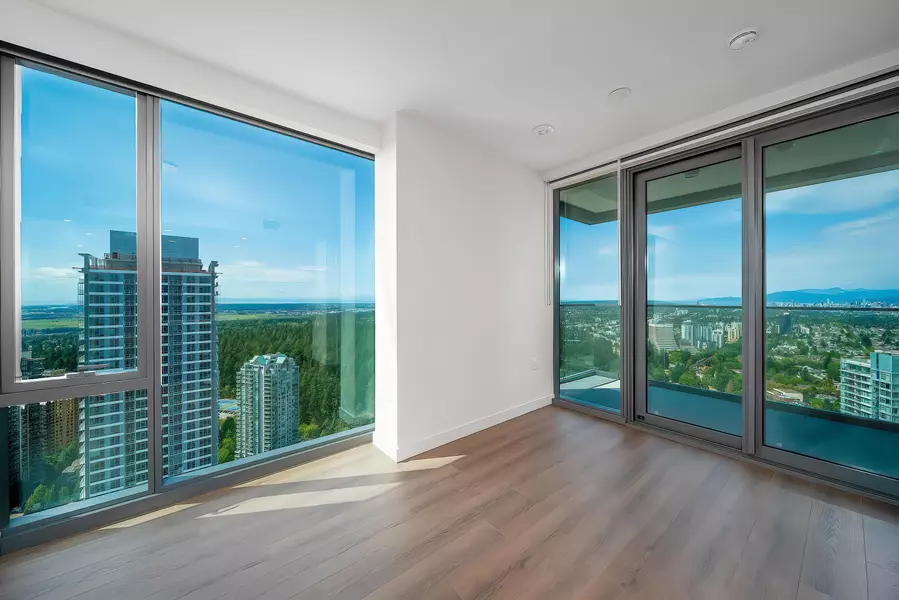 5987 Wilson AVE #3904, Burnaby, BC V5H 0L7