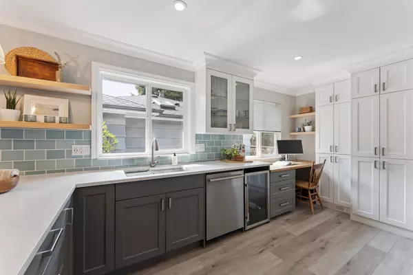 North Vancouver, BC V7L 3C3,506 E 21st ST