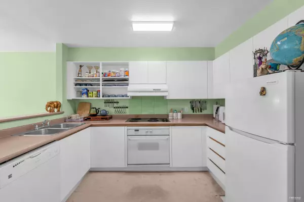 Richmond, BC V6Y 3Y4,7700 St. Albans RD #217