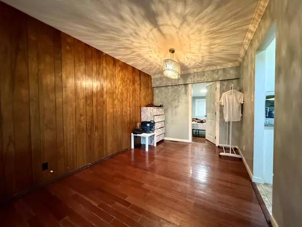 Surrey, BC V3V 4Z3,9525 125a ST