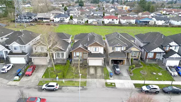 Surrey, BC V3W 1P2,12458 74 AVE