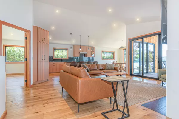 479 Montague Park RD Galiano Island, BC V0N 1P0