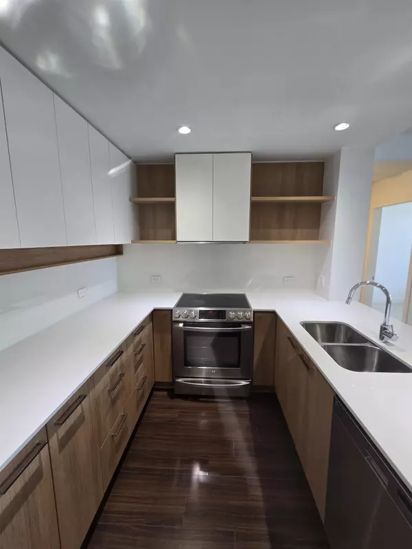 Burnaby, BC V5A 0B3,9250 University High ST #508