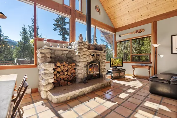 Whistler, BC V8E 0G5,9551 Emerald DR
