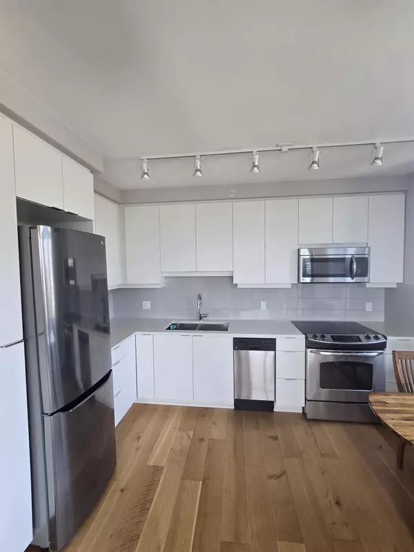 Burnaby, BC V5A 0E2,9393 Tower RD #1002