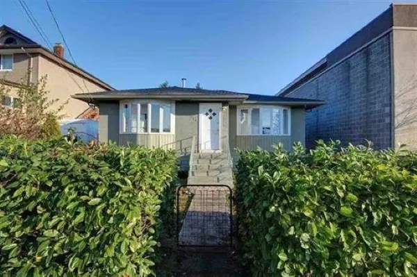 7520 6th ST, Burnaby, BC V3N 3M1