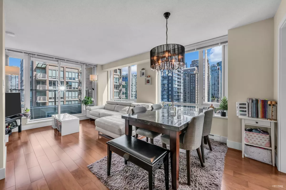 Vancouver, BC V6B 0J8,1088 Richards ST #1506