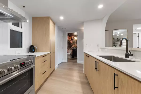 Vancouver, BC V6B 6B9,183 Keefer PL #407