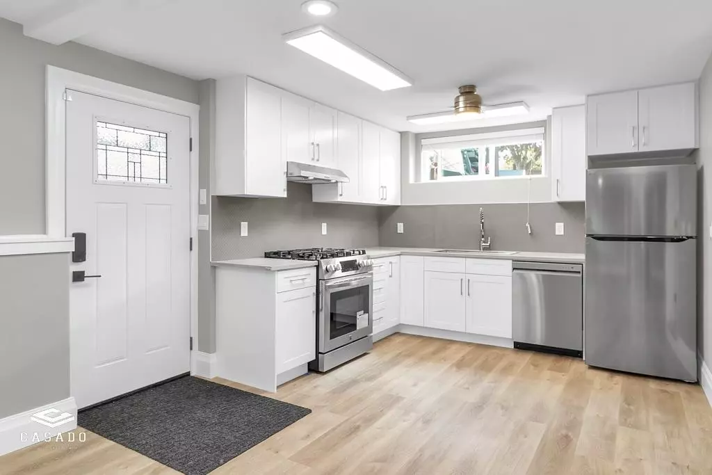 Port Coquitlam, BC V3C 5X3,1225 Royal CT