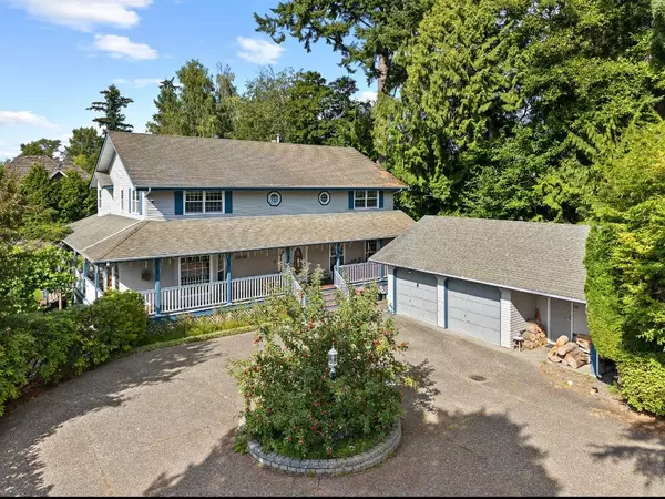 13849 20 AVE, Surrey, BC V4A 2A1