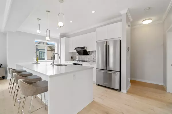 Coquitlam, BC V3E 0S7,1350 Mitchell ST #136