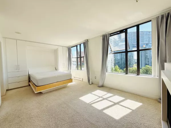 Vancouver, BC V6Z 3C2,989 Beatty ST #904