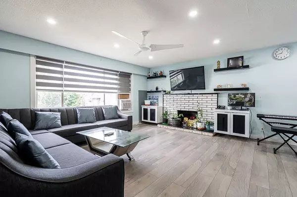 Surrey, BC V5N 5K7,10038- 10040 128 ST