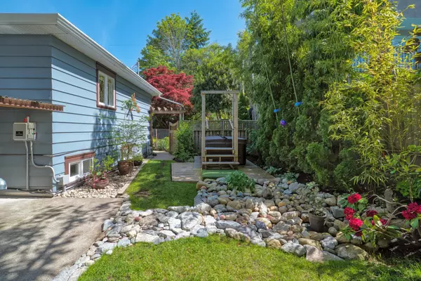 Sechelt, BC V7Z 0E4,4631 Whitaker RD
