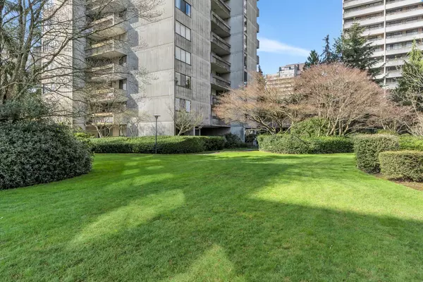 Burnaby, BC V5H 3Y8,6689 Willingdon AVE #1403