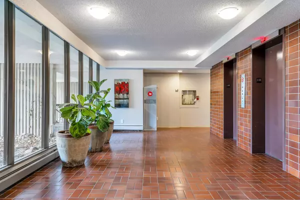 Burnaby, BC V5H 3Y8,6689 Willingdon AVE #1403