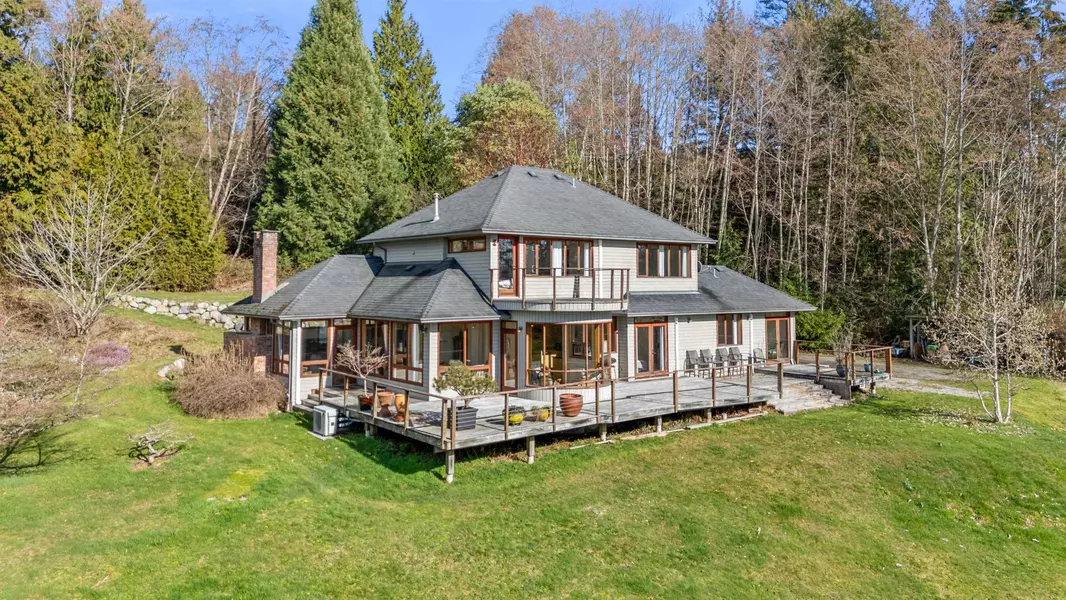 1911 Grandview RD, Gibsons, BC V0N 1V5