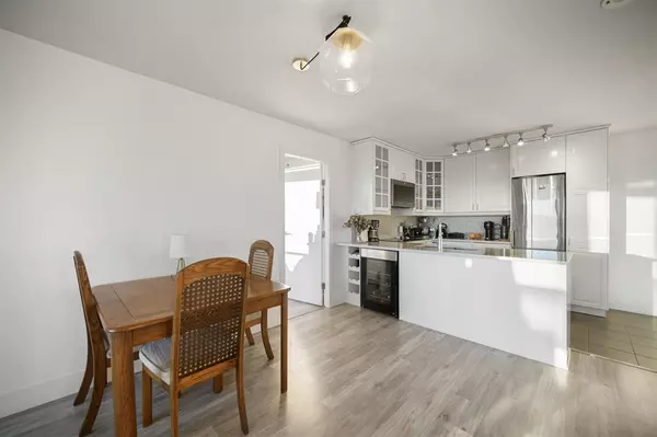 Burnaby, BC V5C 0A3,4118 Dawson ST #702