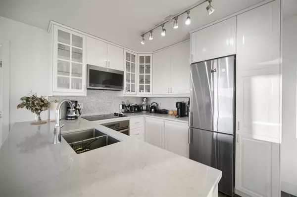 Burnaby, BC V5C 0A3,4118 Dawson ST #702