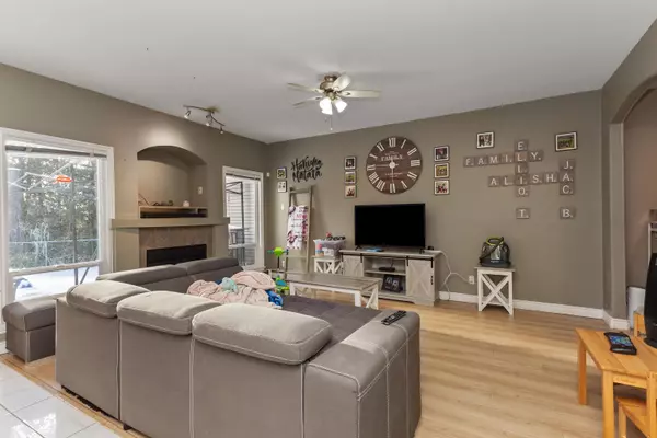 8004 Melburn DR Mission, BC V2V 7B6