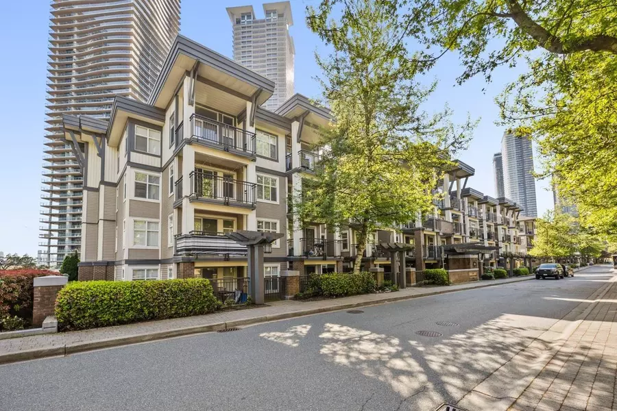 4868 Brentwood DR #302, Burnaby, BC V5C 0C2