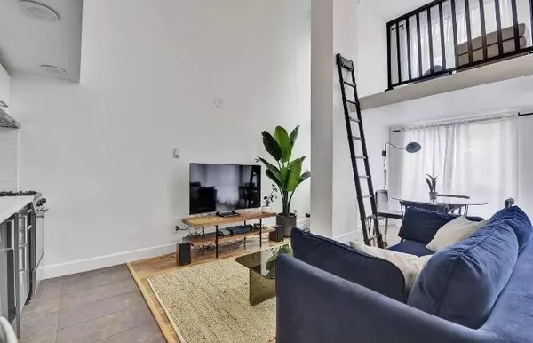 933 Seymour ST #219 Vancouver, BC V6B 6L6